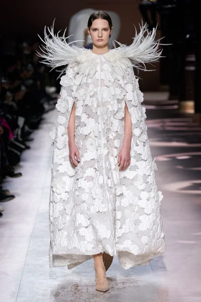 Look 13